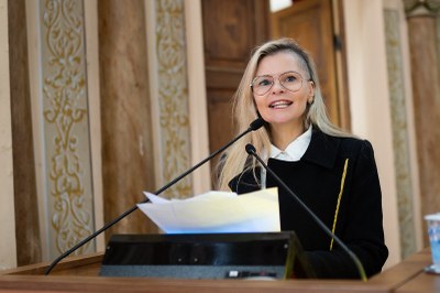 MAIS DE 100 PROJETOS DE LEI!